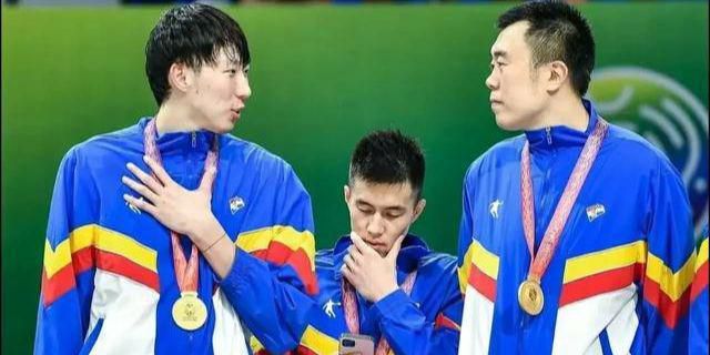 作为华语影坛重量级的人物，徐峥以演员、监制、导演不同的身份穿梭于作品之间，也乐于扶植新人导演